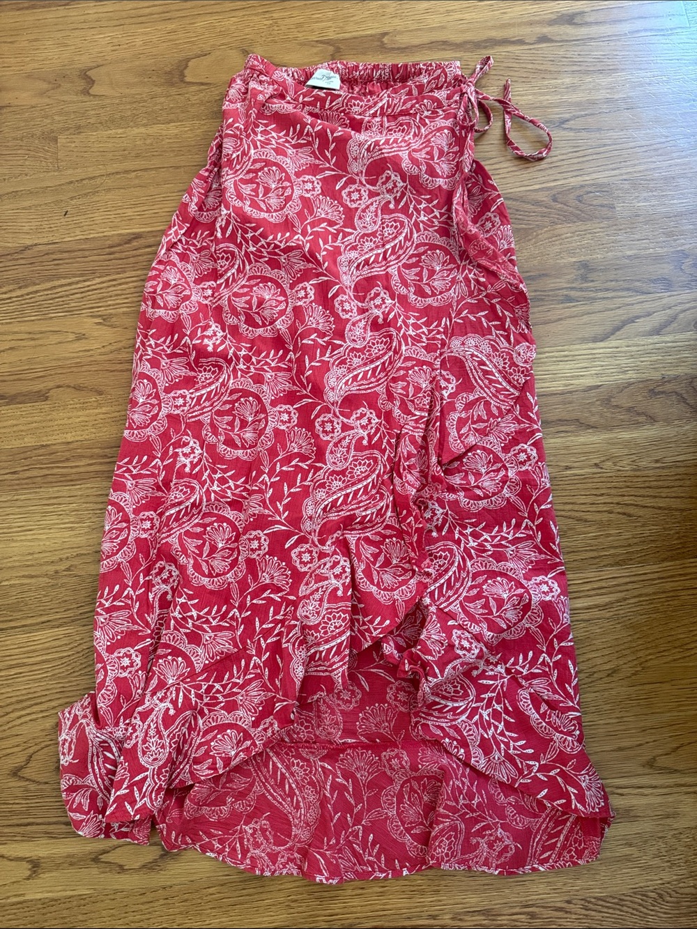 Women Swim Red Paisley Wrap Skirt - Picture 2 of 3